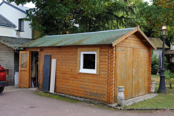 Rare sur le secteur : grande maison avec dépendances sur 1300 m² de terrain