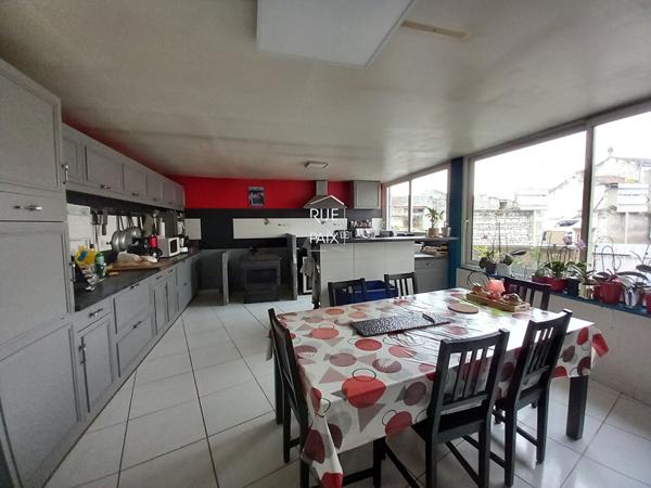 86420 MONTS SUR GUESNES Maison Monts Sur Guesnes 6 pièces 255 m²