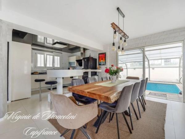 Centre-ville-Coteaux-A vendre belle maison 250 m²-Parcelle 970 m² -6 chambres - Piscine,3 terrasses, dépendance, jardin, garage.
