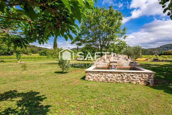 Charme à l'ancien, beaux volumes,  terrain arboré de 3 000 m²