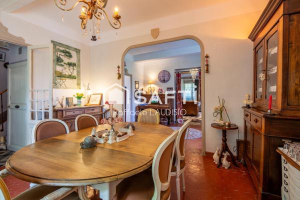 Charme à l'ancien, beaux volumes,  terrain arboré de 3 000 m²