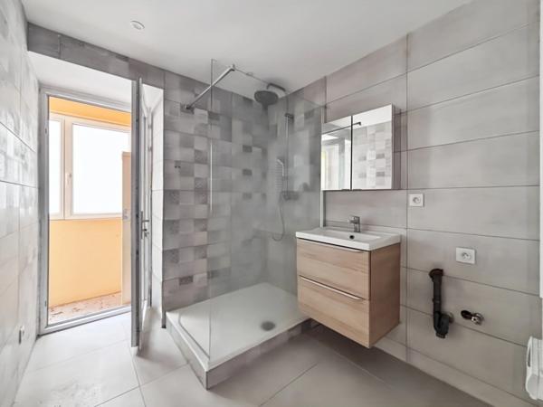 VENTE INTERACTIVE !!!! Appartement T3 rénové sur les Allées Paul Riquet à Béziers