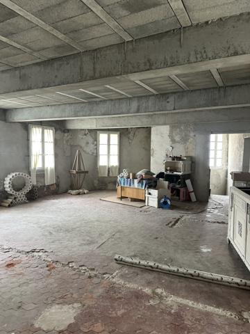 L'Isle-sur-la-Sorgue (84800) Plateau brut avec vue exceptionnelle sur la Sorgue