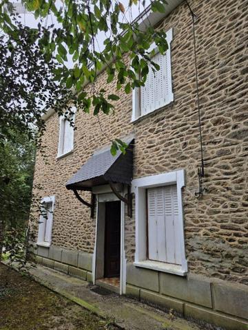 Maison à vendre à La Chapelle-au-Riboul en Mayenne (53440), ref : 1372