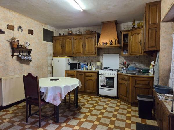 Maison à vendre à La Chapelle-au-Riboul en Mayenne (53440), ref : 1372