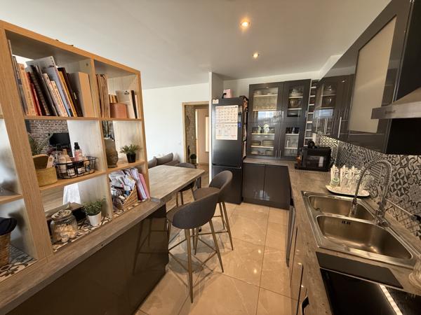 Très bel F3 de 64 m² avec balcon