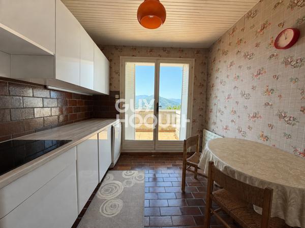 Propriété à vendre de 11 pièces de 241,91 m² avec terrain et piscine