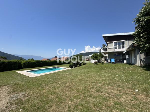 Propriété à vendre de 11 pièces de 241,91 m² avec terrain et piscine