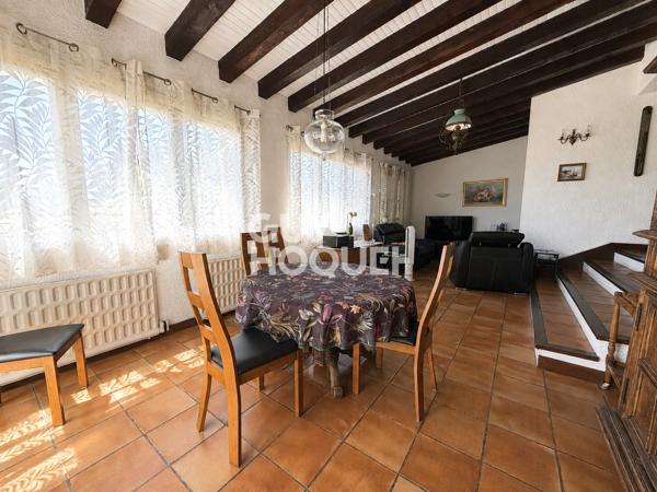 Propriété à vendre de 11 pièces de 241,91 m² avec terrain et piscine