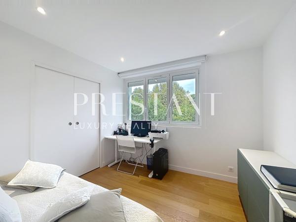 Appartement lumineux de 99 m² avec terrasse et parc arboré, à 15 minutes à pied de la Grande Plage, BIARRITZ
