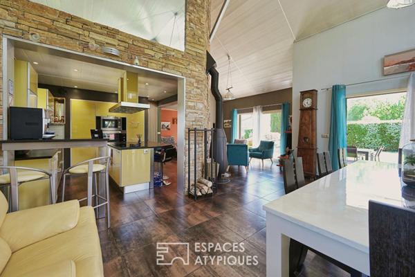Maison contemporaine avec séjour cathédrale proche du lac