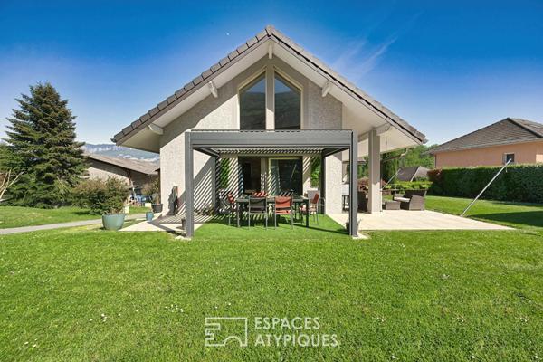 Maison contemporaine avec séjour cathédrale proche du lac