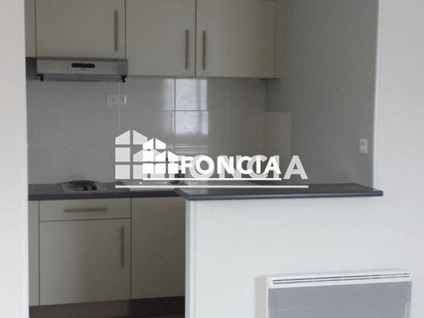 Location Studio 31.87 m² - 25 RUE DE L'AUVERGNE - APPT 105 Niort 79000
