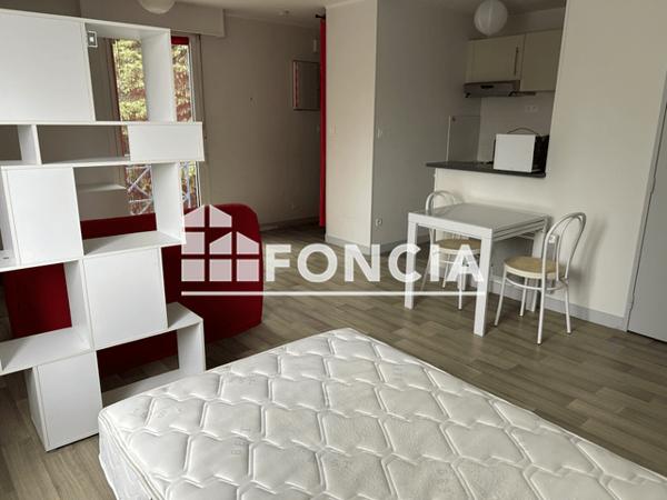 Location Studio 31.87 m² - 25 RUE DE L'AUVERGNE - APPT 105 Niort 79000