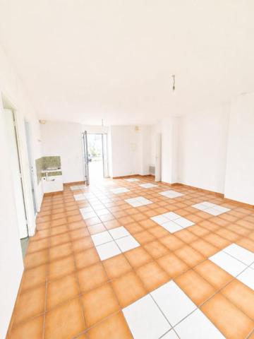 APPARTEMENT T3 de 60 m2 au RDC, PROCHE BOURG, PLAGES ET LORIENT ? STATIONNEMENT