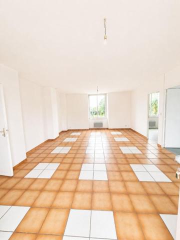 APPARTEMENT T3 de 60 m2 au RDC, PROCHE BOURG, PLAGES ET LORIENT ? STATIONNEMENT