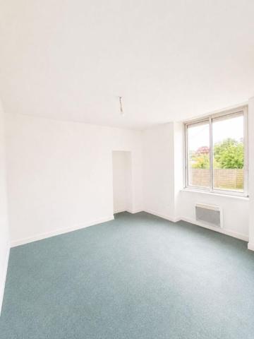 APPARTEMENT T3 de 60 m2 au RDC, PROCHE BOURG, PLAGES ET LORIENT ? STATIONNEMENT