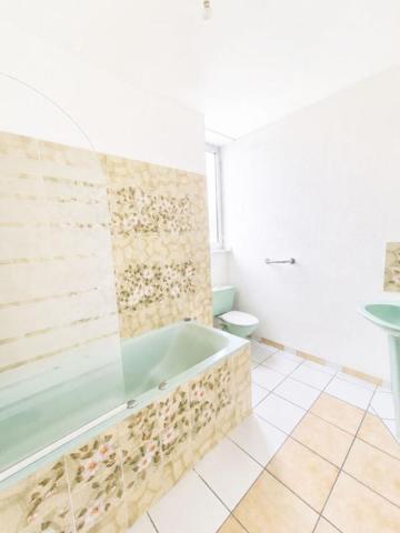 APPARTEMENT T3 de 60 m2 au RDC, PROCHE BOURG, PLAGES ET LORIENT ? STATIONNEMENT