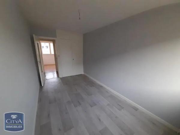 Appartement à louer 5 pièces 86.69m²