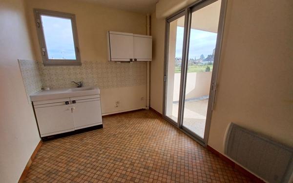 Appartement à louer    3 pièces • 69 m2 Saint-Benoît-du-Sault