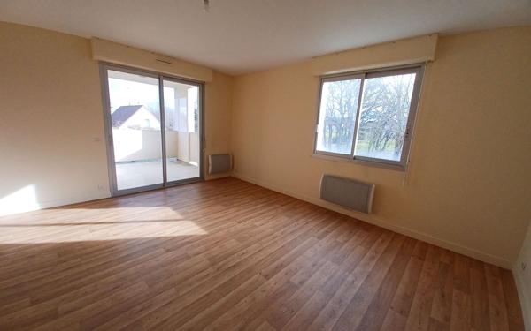 Appartement à louer    3 pièces • 69 m2 Saint-Benoît-du-Sault