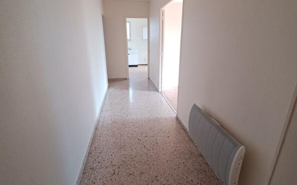 Appartement à louer    3 pièces • 69 m2 Saint-Benoît-du-Sault