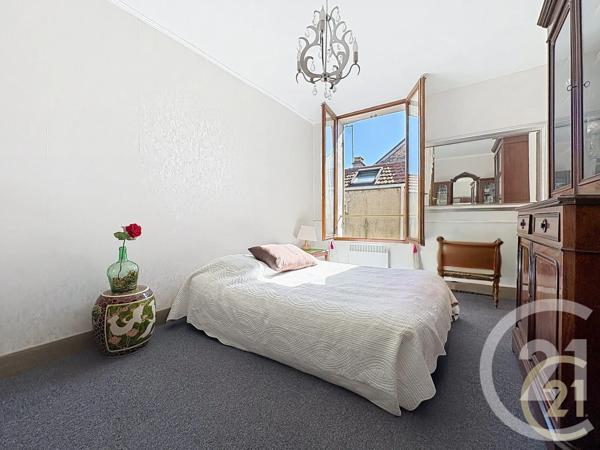 Appartement F5 à vendre  5 pièces - 86,70 m 2   MORET SUR LOING  - 77