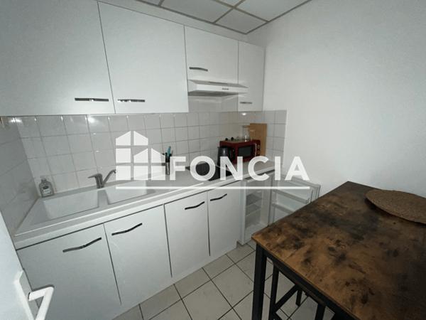 Location Studio meublé 31.85 m² - 1 RUE THEBEAU Bordeaux 33000