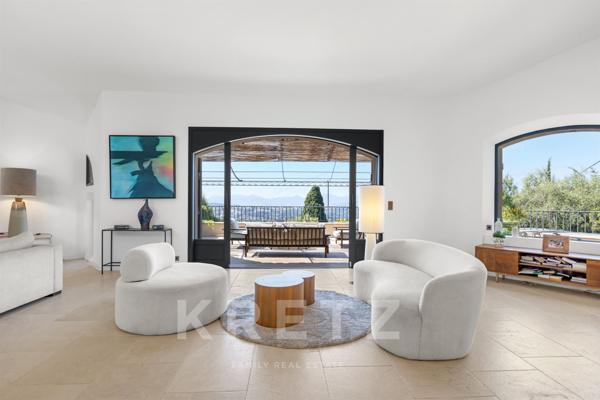 Propriété familiale avec piscine et vue mer à MOUGINS
