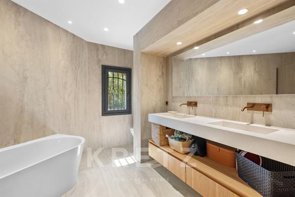 Propriété familiale avec piscine et vue mer à MOUGINS