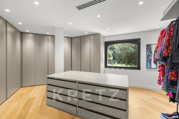 Propriété familiale avec piscine et vue mer à MOUGINS