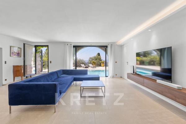 Propriété familiale avec piscine et vue mer à MOUGINS