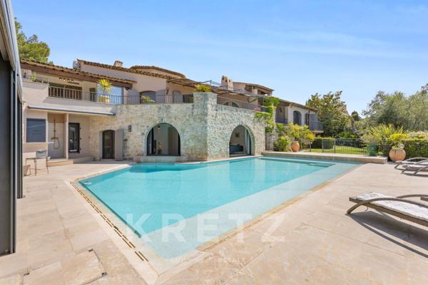 Propriété familiale avec piscine et vue mer à MOUGINS