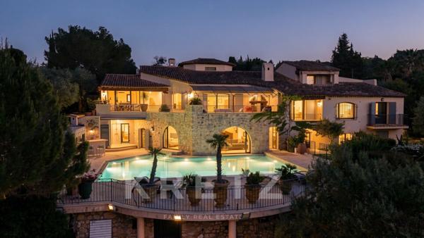 Propriété familiale avec piscine et vue mer à MOUGINS