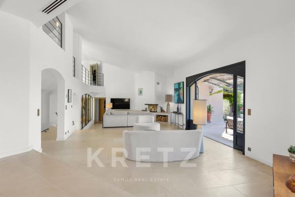 Propriété familiale avec piscine et vue mer à MOUGINS
