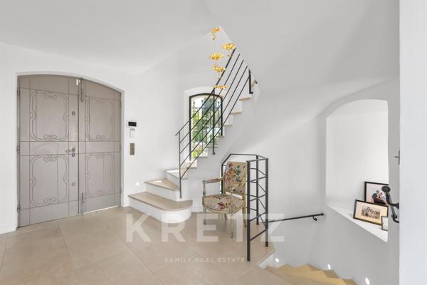 Propriété familiale avec piscine et vue mer à MOUGINS