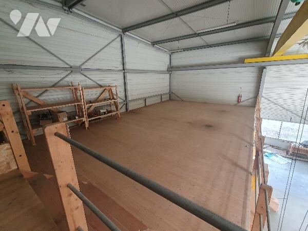 Entrepôt et bureaux à vendre à CHERRE