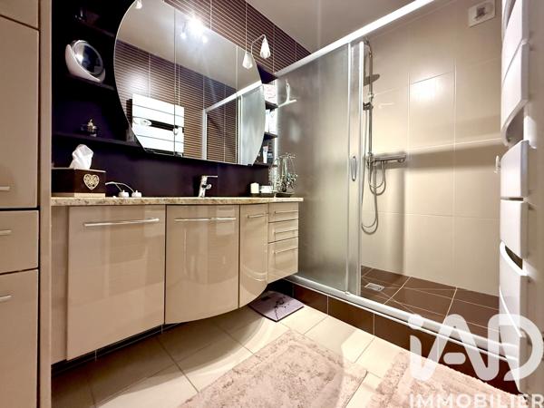 Appartement à vendre 4 pièces 89 m² Courbevoie