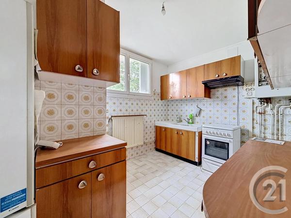 Appartement F4 à vendre  4 pièces - 68,94 m 2   STE GENEVIEVE DES BOIS  - 91