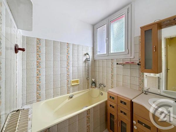 Appartement F4 à vendre  4 pièces - 68,94 m 2   STE GENEVIEVE DES BOIS  - 91