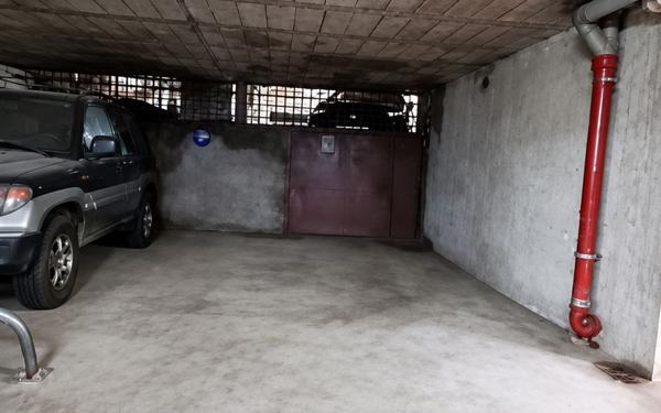 Stationnement à louer