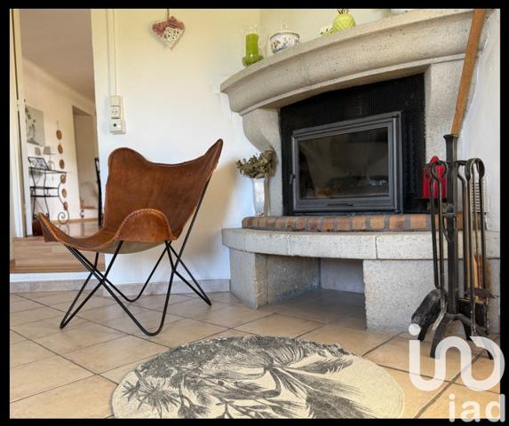 Mas 5 pièces de 155 m² à Bagnols-sur-Cèze (30200)