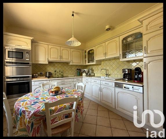 Mas 5 pièces de 155 m² à Bagnols-sur-Cèze (30200)