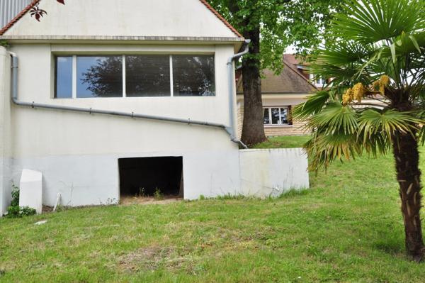 Maison à vendre 7 pièces SARAN (45)d'environ 140m² sur un terrain de 1685m² avec sous-sol et dépendance