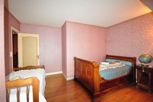 Maison à vendre 7 pièces SARAN (45)d'environ 140m² sur un terrain de 1685m² avec sous-sol et dépendance