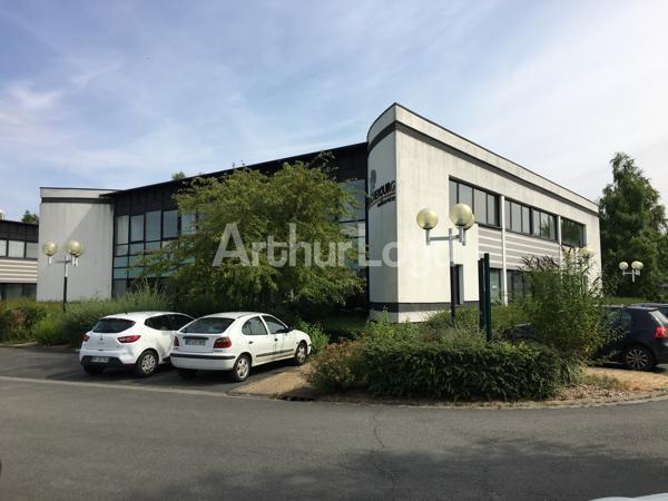Bureaux à louer à Villeneuve d'Ascq plateau privatif et parking privatif