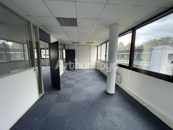 Bureaux à louer à Villeneuve d'Ascq plateau privatif et parking privatif