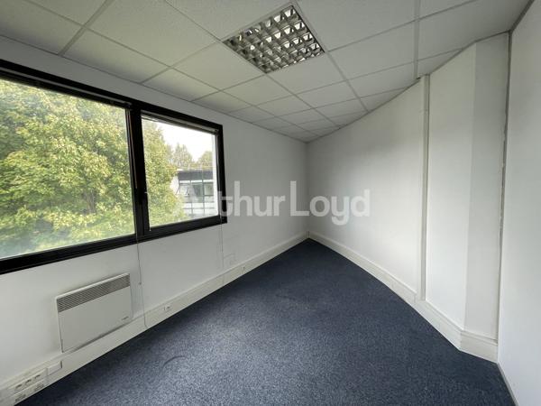 Bureaux à louer à Villeneuve d'Ascq plateau privatif et parking privatif