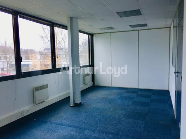 Bureaux à louer à Villeneuve d'Ascq plateau privatif et parking privatif