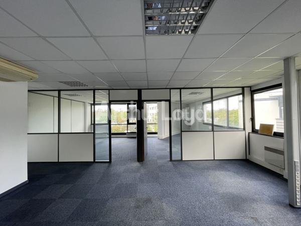 Bureaux à louer à Villeneuve d'Ascq plateau privatif et parking privatif